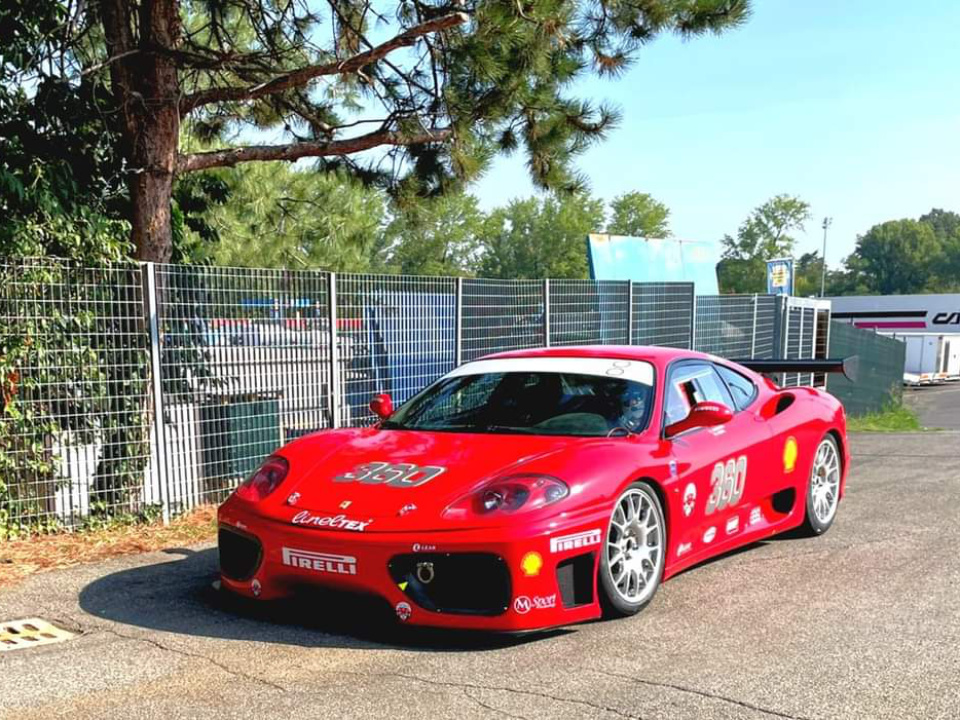 auto da corsa Ferrari preparata dal nostro team